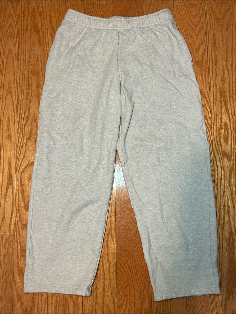 Aritzia Sweatpants - Comfortable Everyday Bottoms - Picture 1 of 3